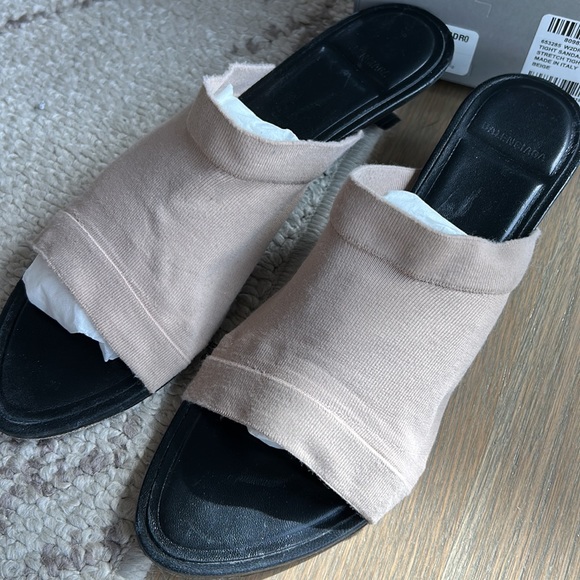 Balenciaga stretch tight sandal beige size 38.5 39 8.5 with box great condition - Picture 2 of 6